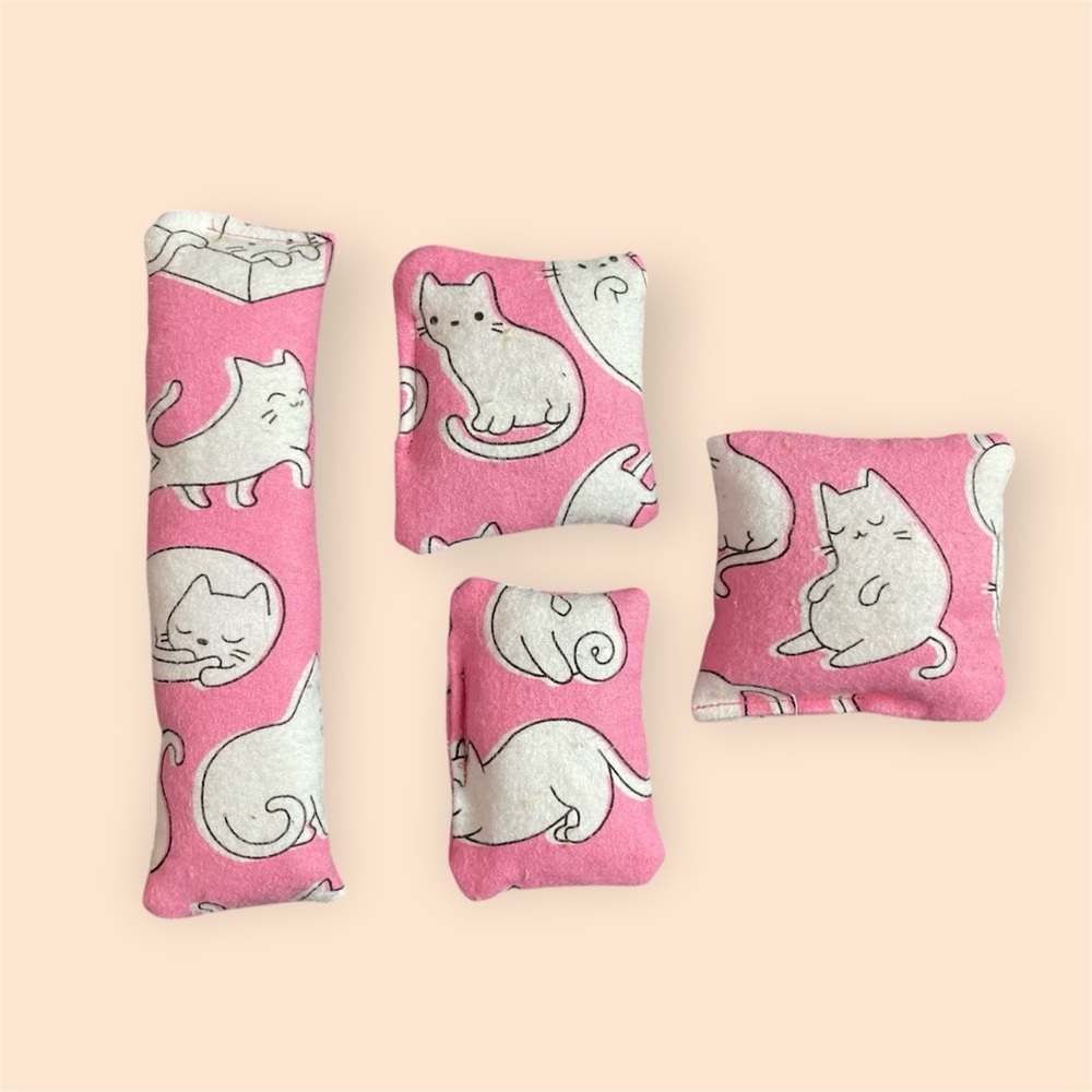 Handmade Pink Cat Print Catnip Toy Kick Stick Set (4)